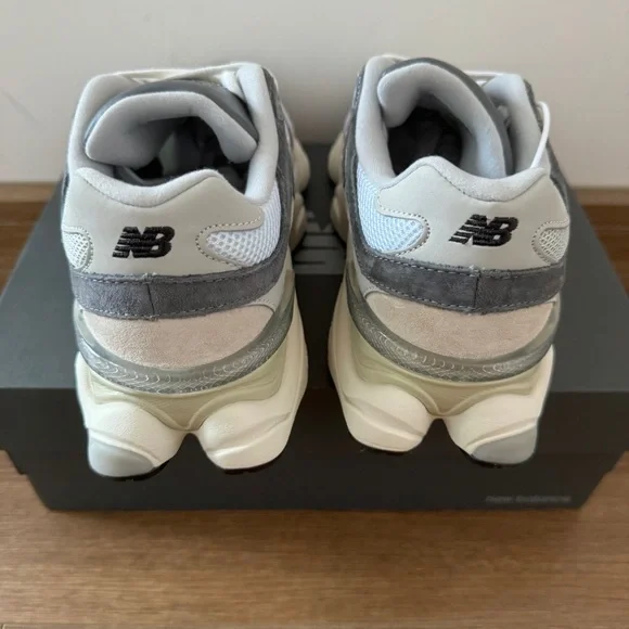 New Balance 9060 Sneakers In Grey 8.5 US - Picture 6 of 6
